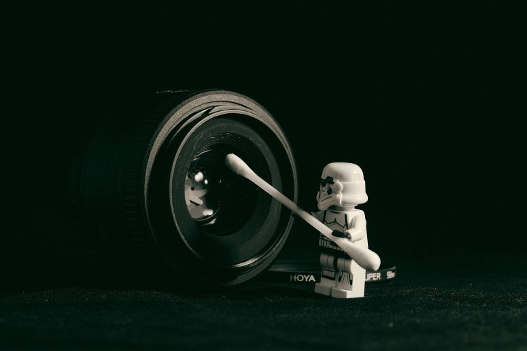 Cleaning Bob (Unsplash)