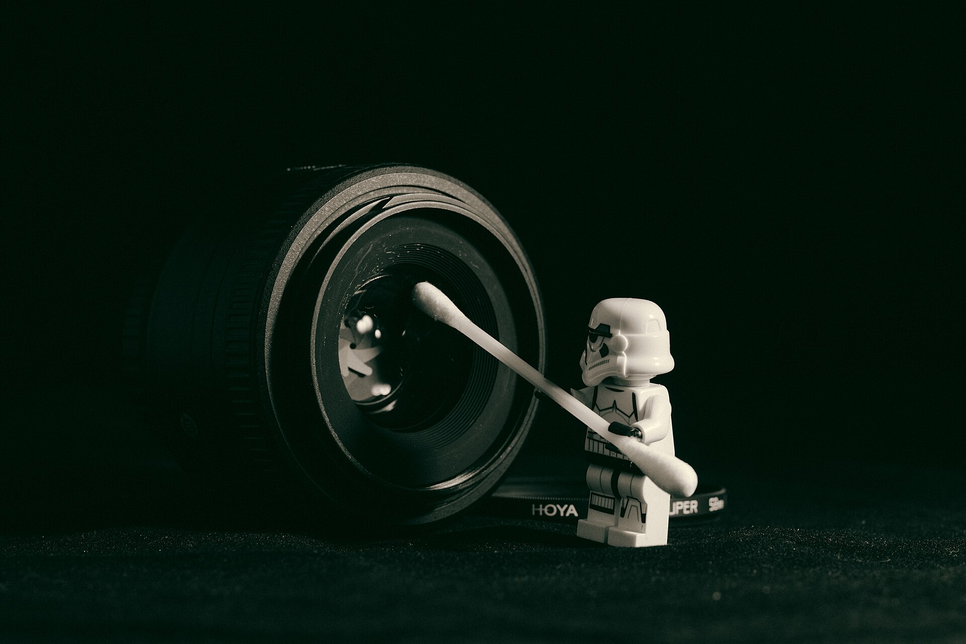 Cleaning Bob (Unsplash)