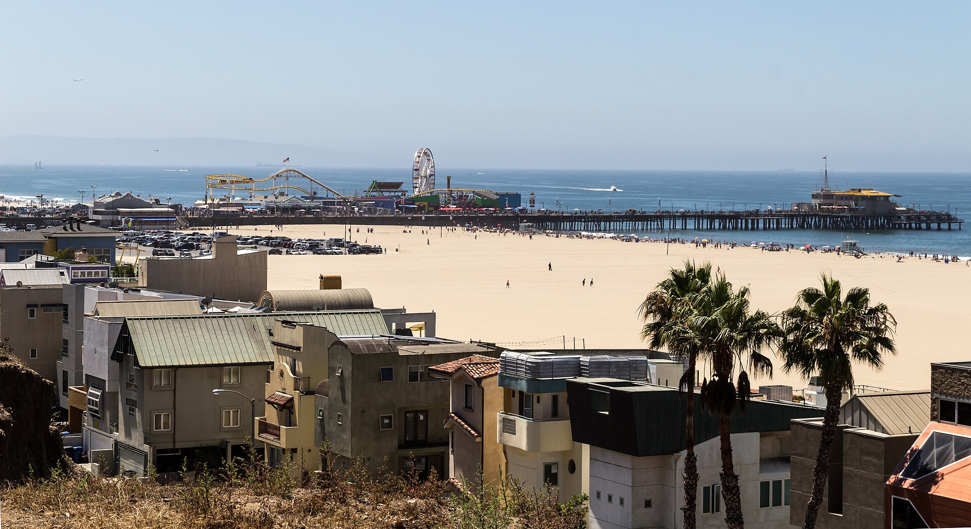Santa Monica Beach and Pier (2012 neighborhood view; does not show 700 Broadway)