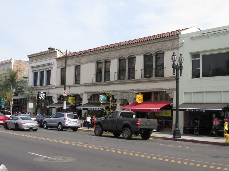 Colorado Boulevard in Old Pasadena (neighborhood view; does not show AMLI Old Pasadena)