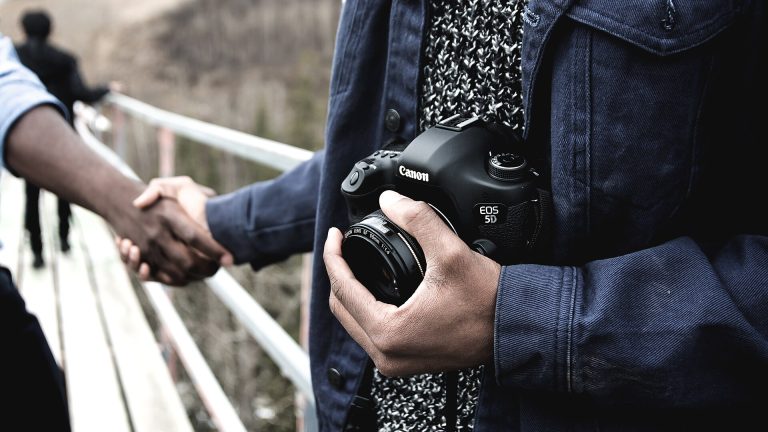 Friendly Edmonton photographer (Unsplash)