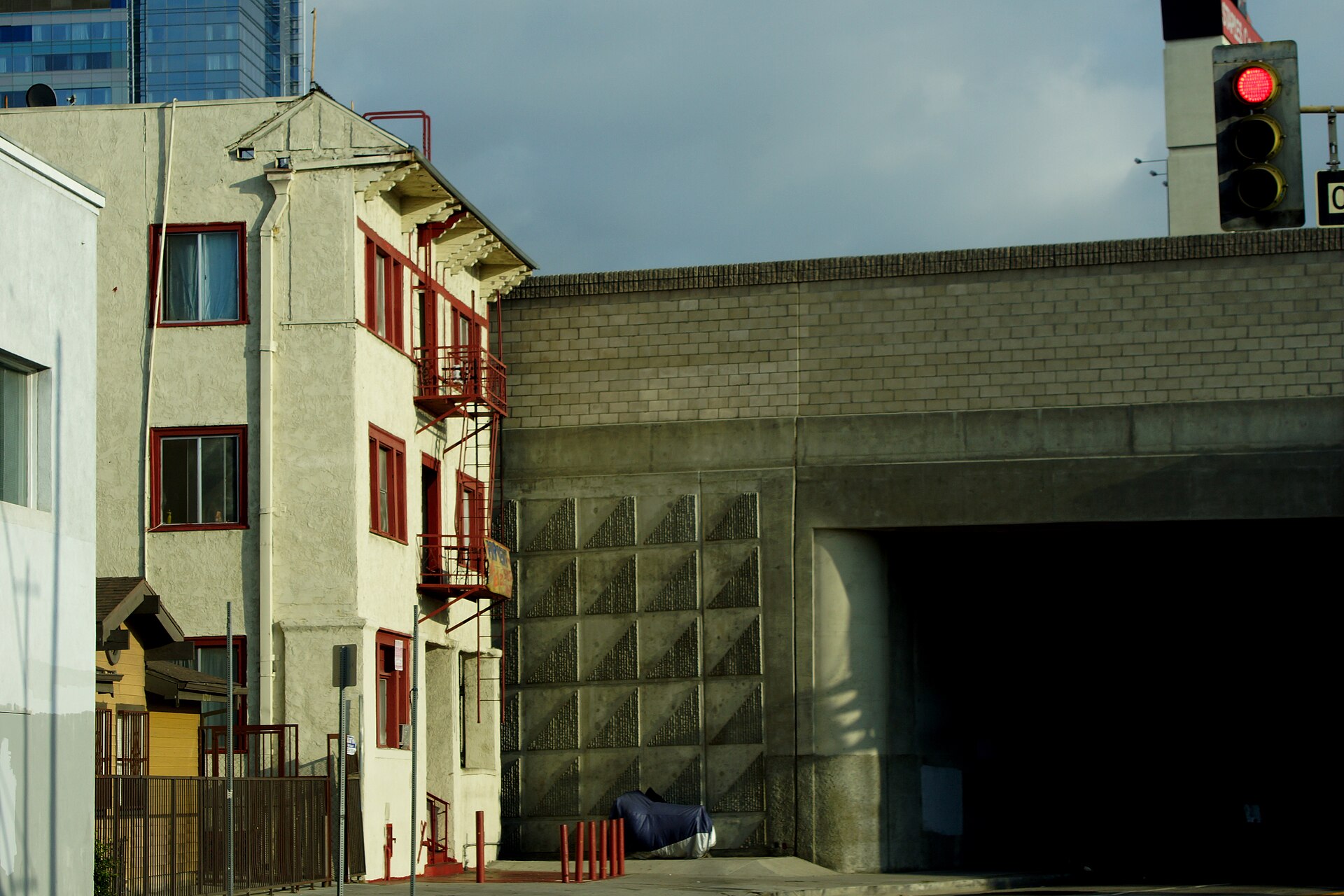 2013, An Early Los Angeles Apartment Building - panoramio